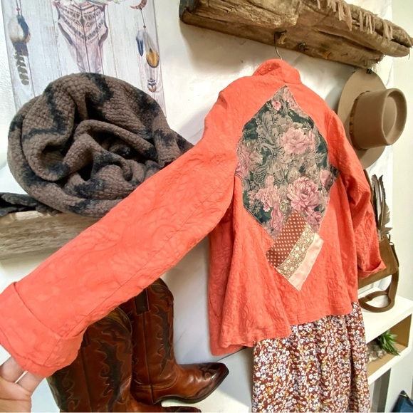 ✨ RARE granny patch work floral UPCYCLED boho jacket southwestern cabin vibe - Picture 10 of 16